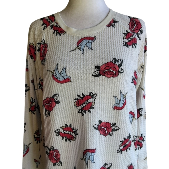 P.J. Salvage Love Gram Tattoo Print Thermal Top NWT Size Medium - Picture 9 of 9